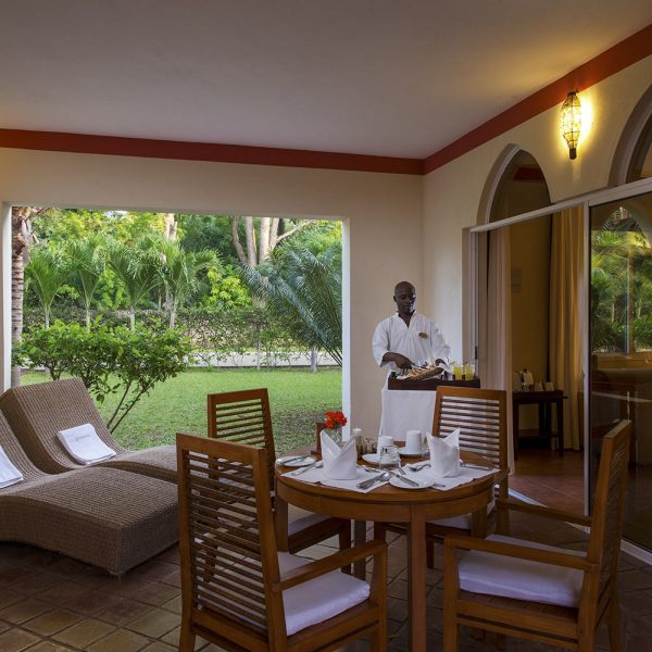 5 DAY DIAMOND DREAM OF AFRICA FLIGHT PACKAGE 4TH-6TH APRIL