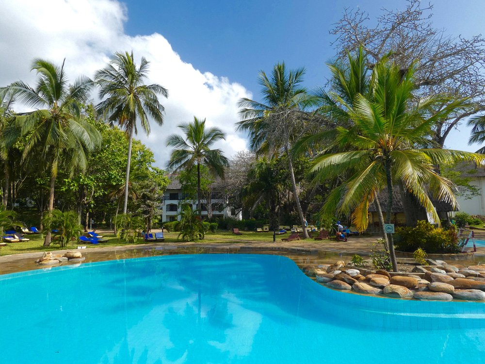 5 NIGHTS PACKAGE AT PAPILLON LAGOON REEF WITH FLIGHT 1ST AUGUST- 17TH DEC